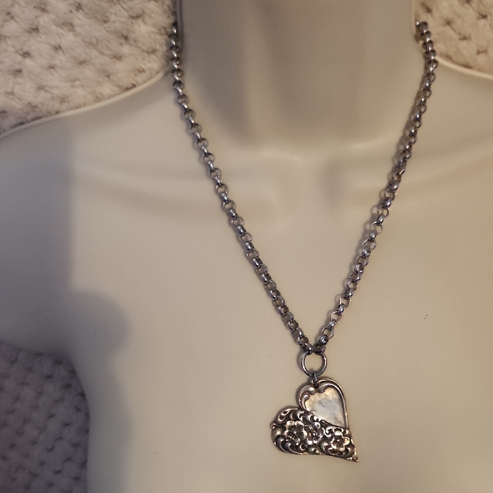 Elegant Teaspoon Silver Heart Pendant Necklace